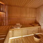 6 Personnes, Balcon, Piscine, Aux Pieds