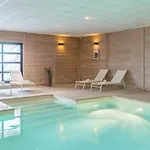Apartment 6 Personnes, Balcon, Piscine, Aux Pieds