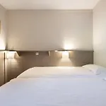 6 Personnes, Balcon, Piscine, Aux Pieds Apartment