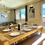 Apartment 6 Personnes, Balcon, Piscine, Aux Pieds