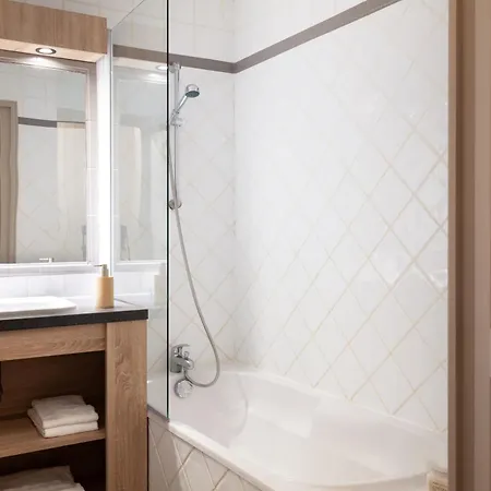 아파트 6 Personnes, Balcon, Piscine, Aux Pieds *