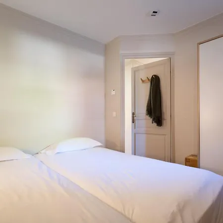 6 Personnes, Balcon, Piscine, Aux Pieds 아파트