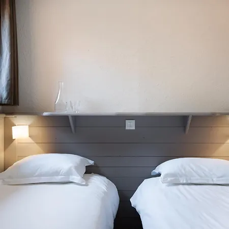 아파트 6 Personnes, Balcon, Piscine, Aux Pieds