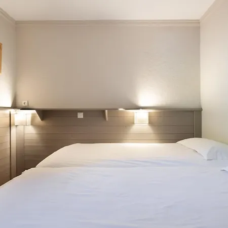 6 Personnes, Balcon, Piscine, Aux Pieds 아파트