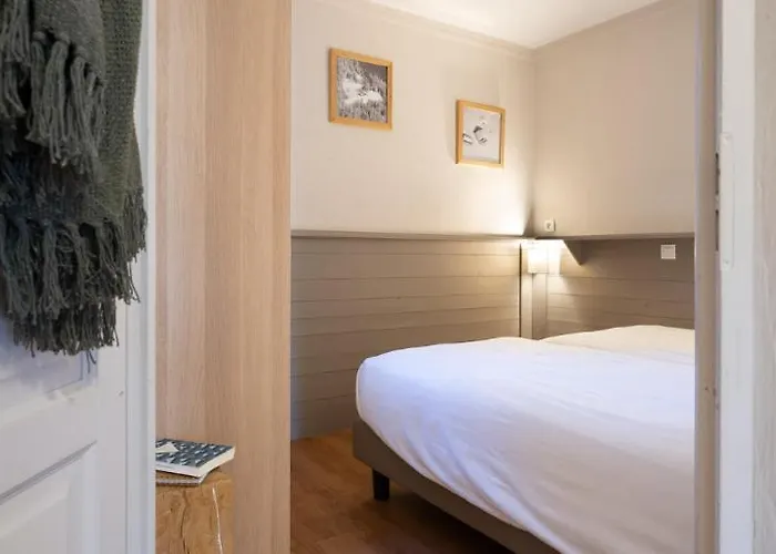 6 Personnes, Balcon, Piscine, Aux Pieds Apartman *