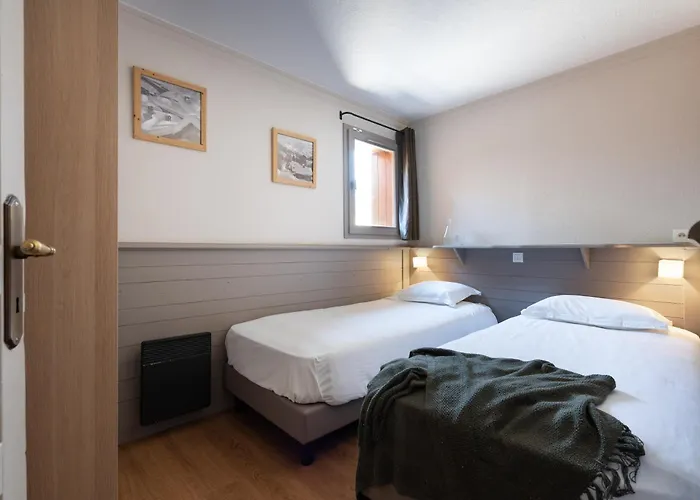 6 Personnes, Balcon, Piscine, Aux Pieds Appartement