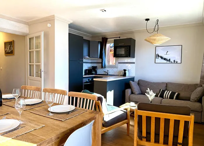 6 Personnes, Balcon, Piscine, Aux Pieds