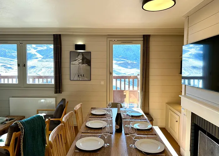 6 Personnes, Balcon, Piscine, Aux Pieds * Val Thorens