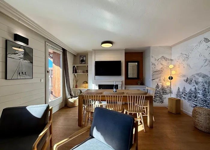 6 Personnes, Balcon, Piscine, Aux Pieds