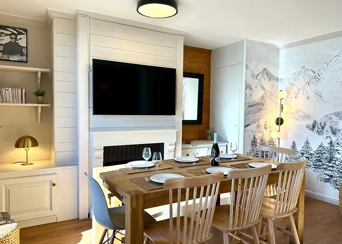 6 Personnes, Balcon, Piscine, Aux Pieds Apartman